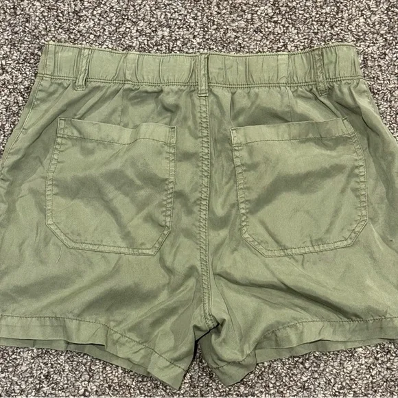 Social Standard by Sanctuary Casual Olive Women's Cargo Shorts - Picture 6 of 6